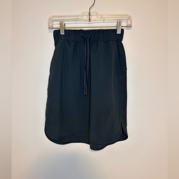 Lululemon On the‎ Fly Skirt - Picture 4 of 9